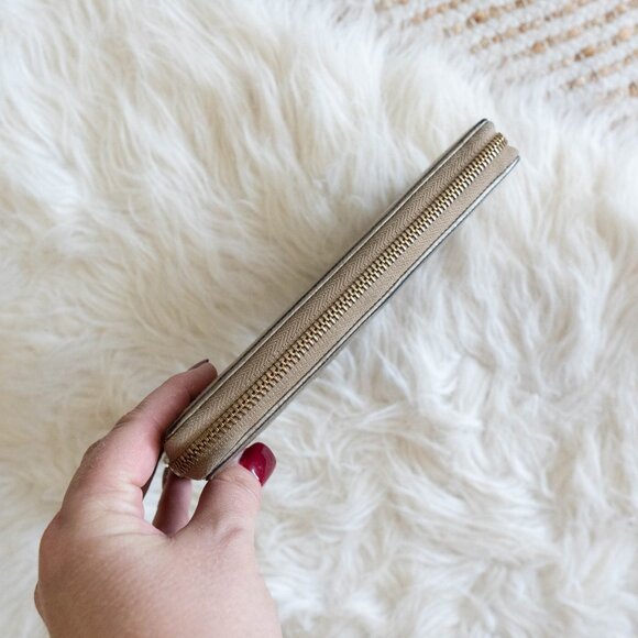 Gucci GG Supreme Zip Around Canvas Wallet w/ Bamboo Tassel & Gold Leather Trim - Picture 5 of 13